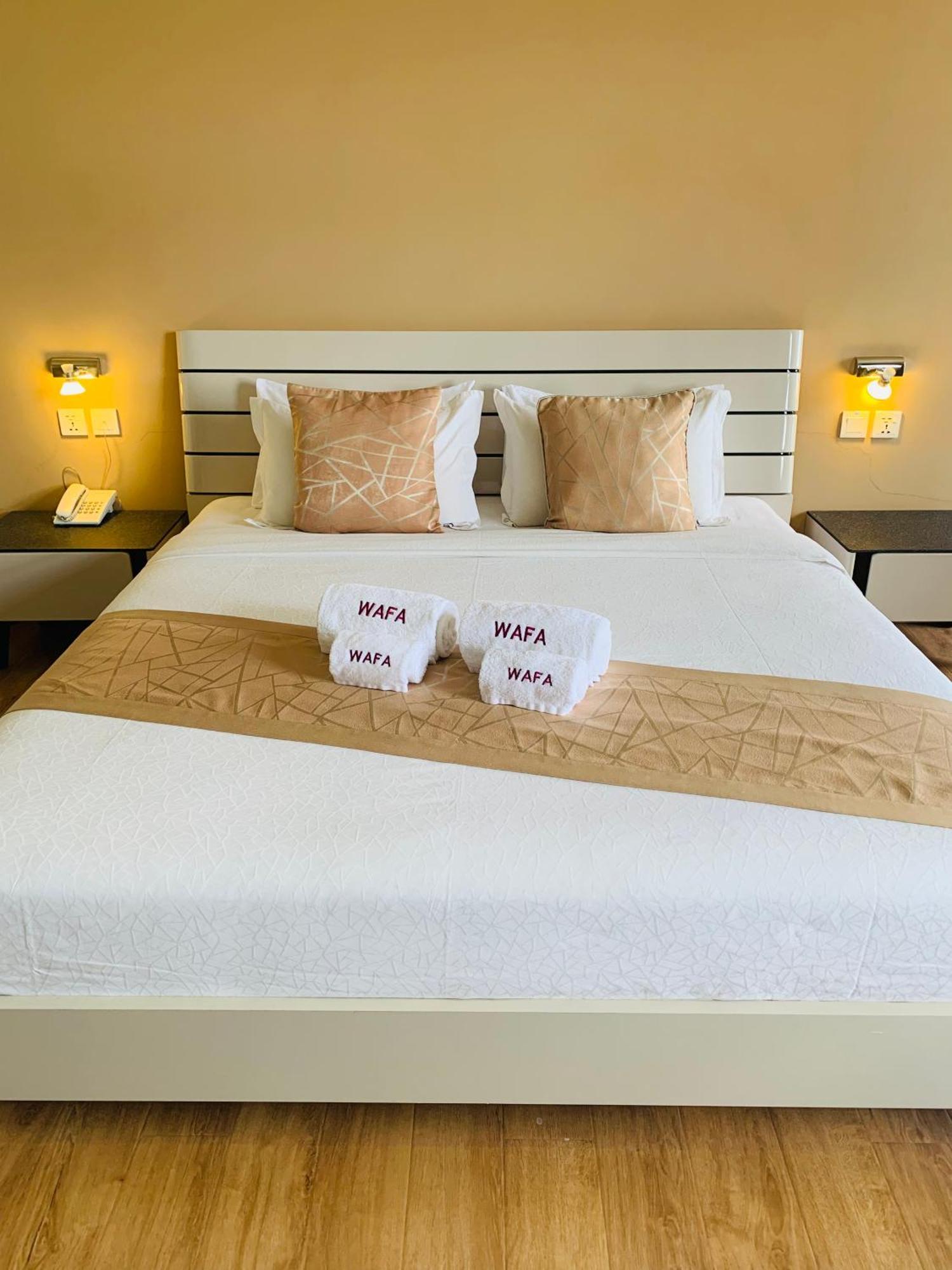 Wafa Hotel & Apartment Kampong Mata Mata Екстериор снимка