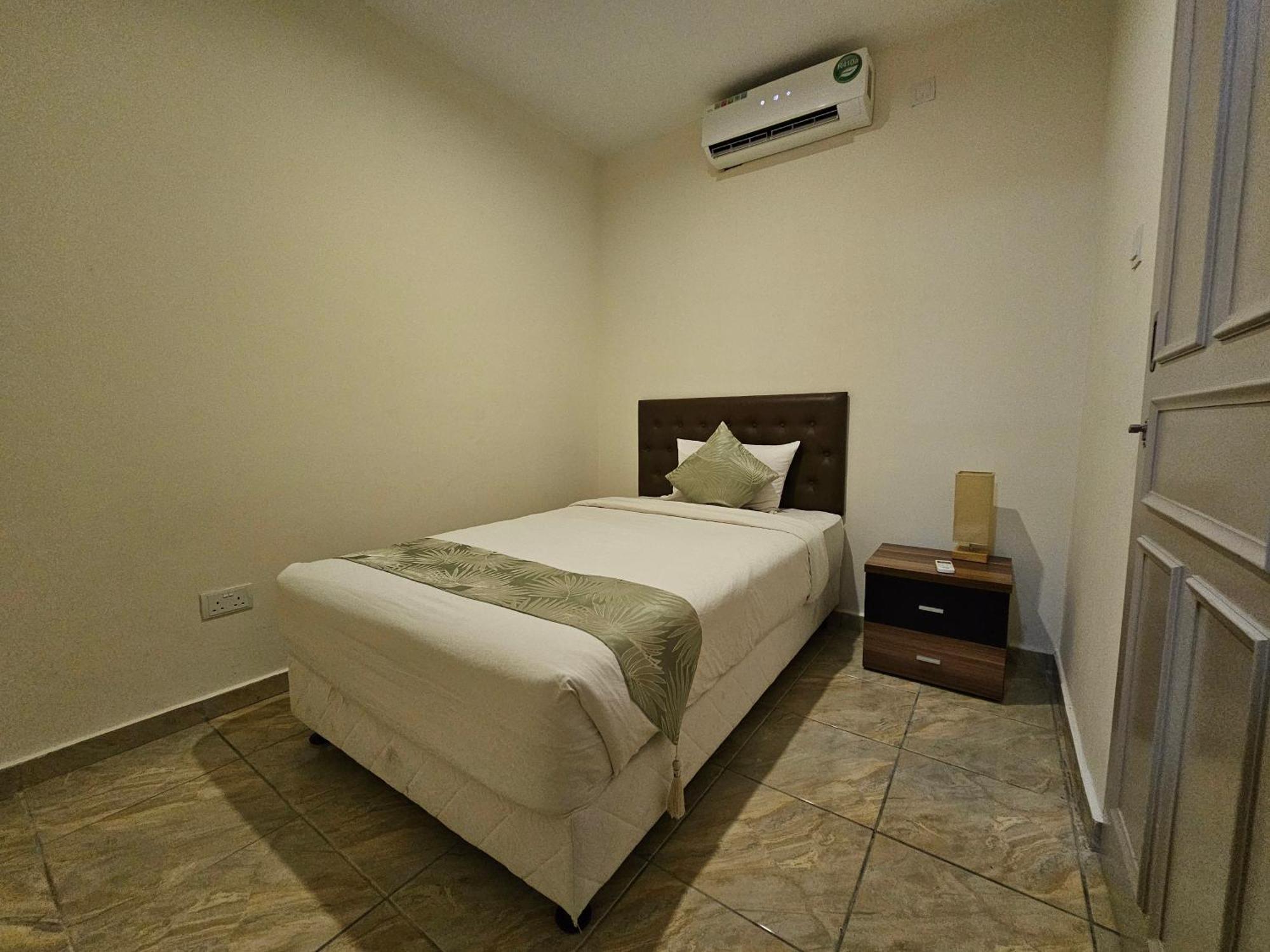 Wafa Hotel & Apartment Kampong Mata Mata Екстериор снимка